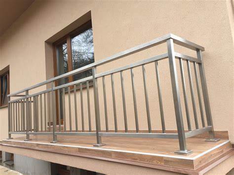 nerezové zábradlie na balkón